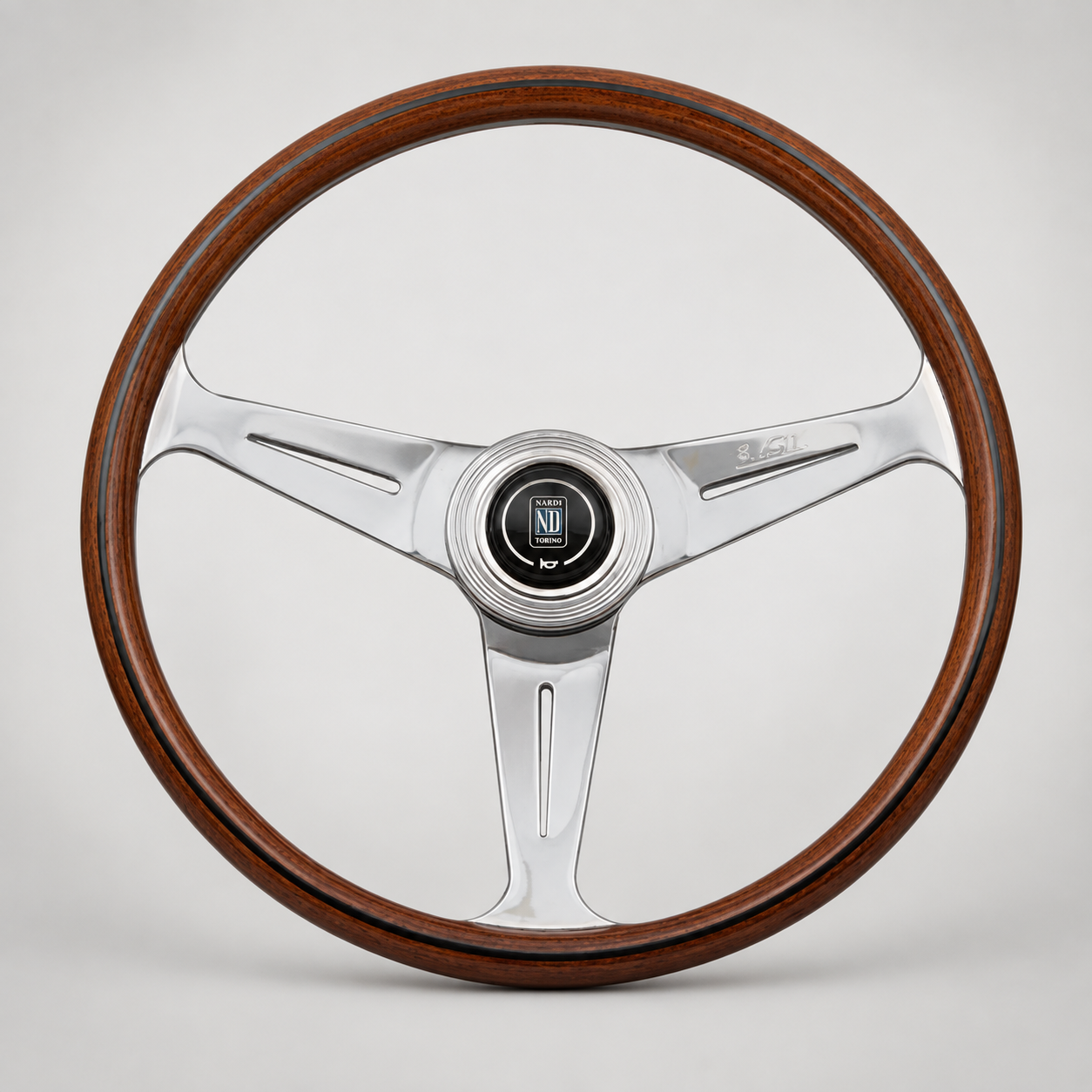 Volante Nardi + piña necesaria.