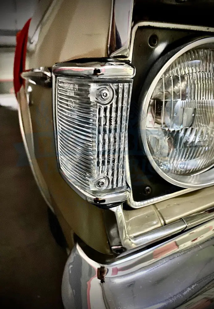 Pareja de tulipas delanteras Dodge 3700 y 3700 GT (Producción actual)